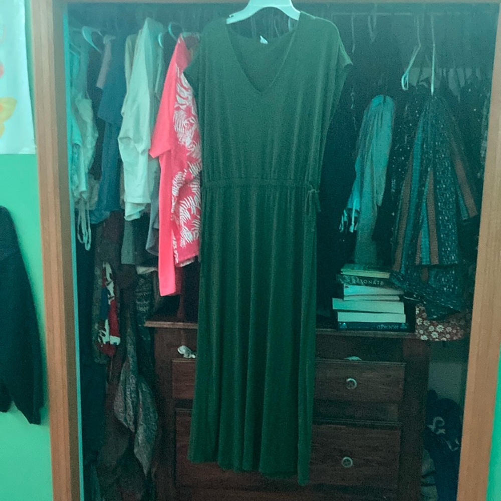 Old Navy Green Long Sleeve V-Neck Maxi Dress